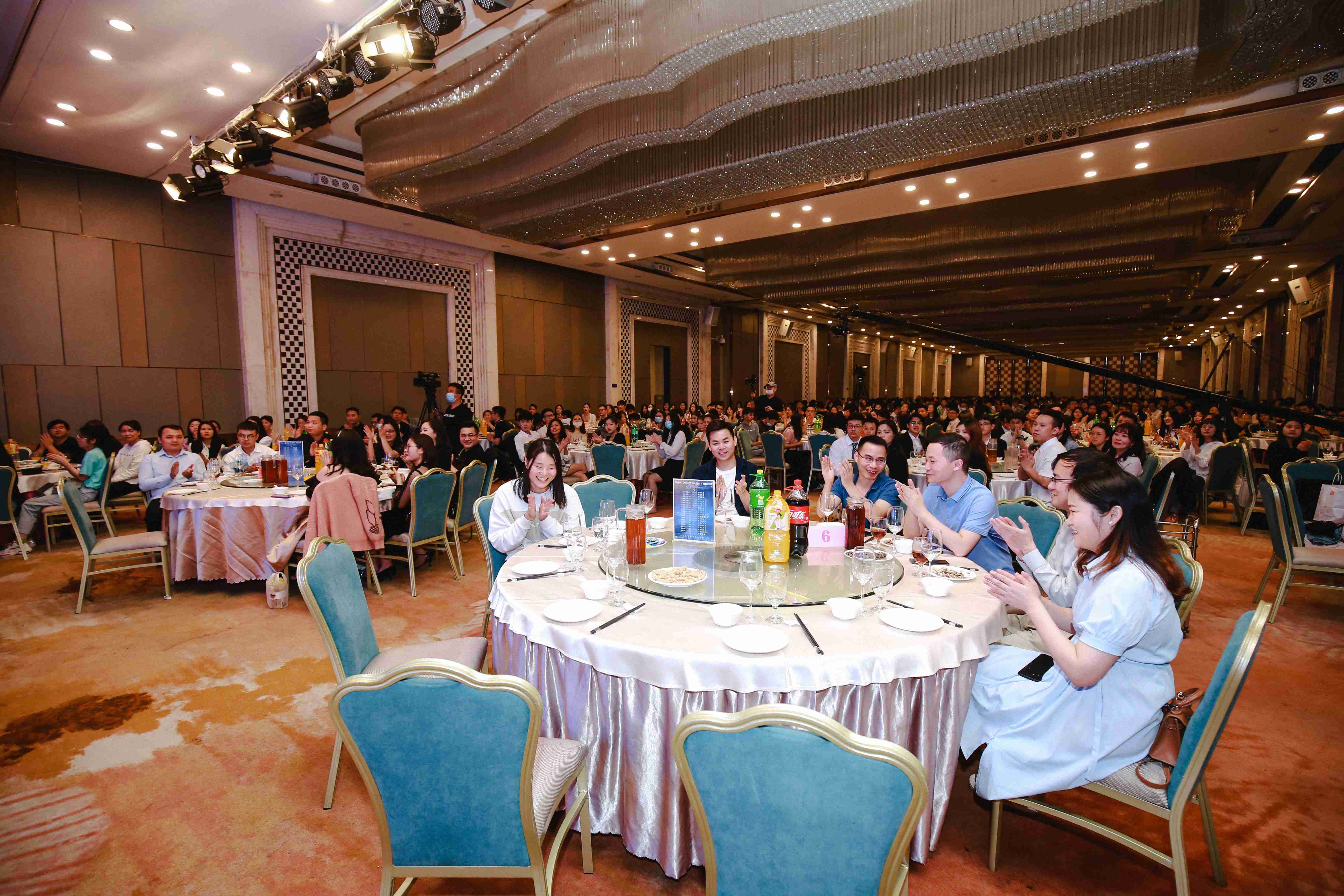 年会盛典 | 2021伙力全开 视在必燃(图40) 年会盛典 | 2021伙力全开 视在必燃(图40)